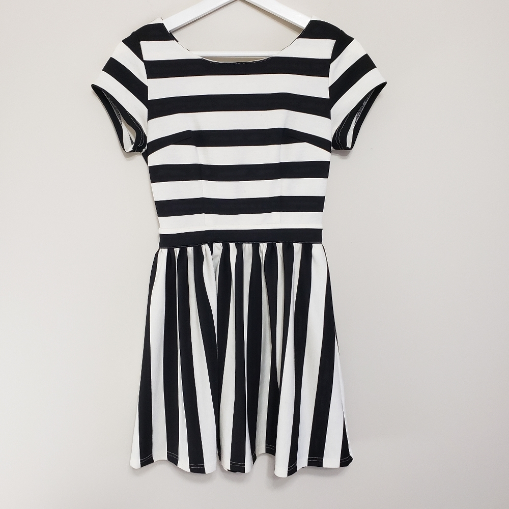 Lulu's Dress Stripe Mini Skater Black White Small